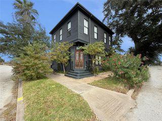 3128 Avenue L, Galveston, TX 77550