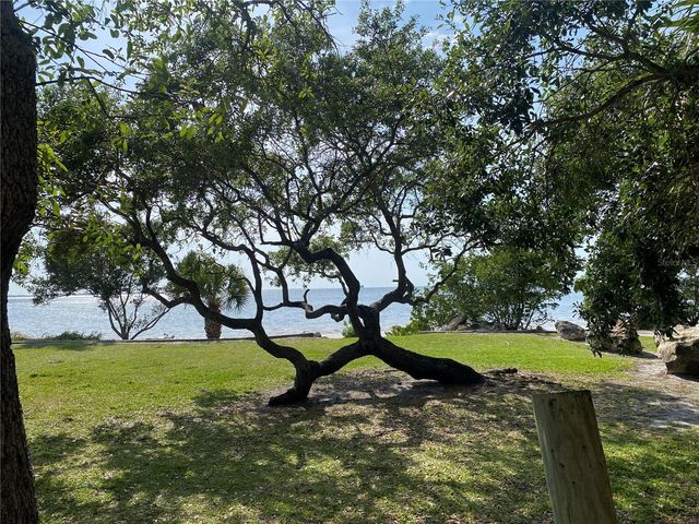 512 TENNESSEE AVENUE, Crystal Beach, FL 34681