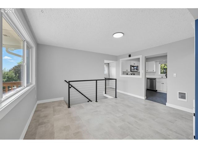 2917 E 14TH Ct, Vancouver, WA 98661