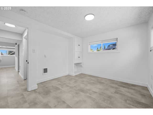 2917 E 14TH Ct, Vancouver, WA 98661