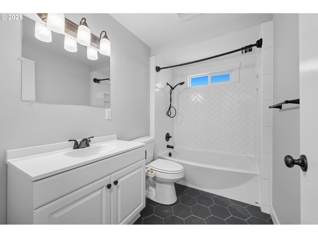 2917 E 14TH Ct, Vancouver, WA 98661