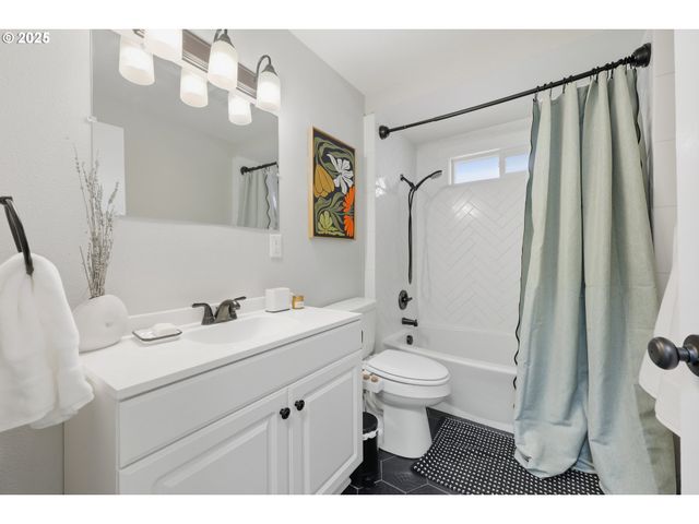 2917 E 14TH Ct, Vancouver, WA 98661