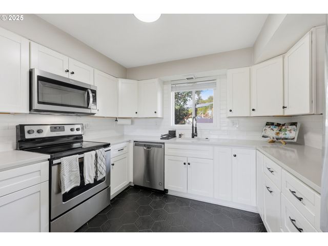 2917 E 14TH Ct, Vancouver, WA 98661