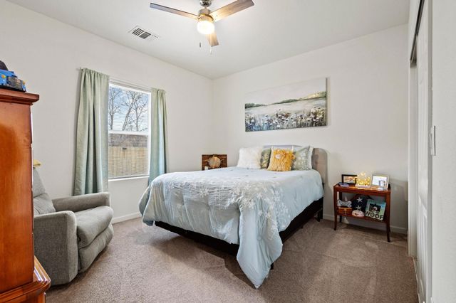 501 E 15th Street, Bonham, TX 75418