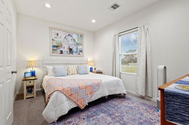 501 E 15th Street, Bonham, TX 75418