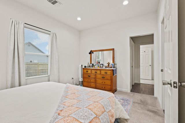 501 E 15th Street, Bonham, TX 75418