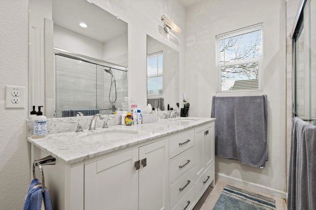 501 E 15th Street, Bonham, TX 75418