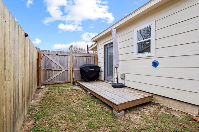 501 E 15th Street, Bonham, TX 75418