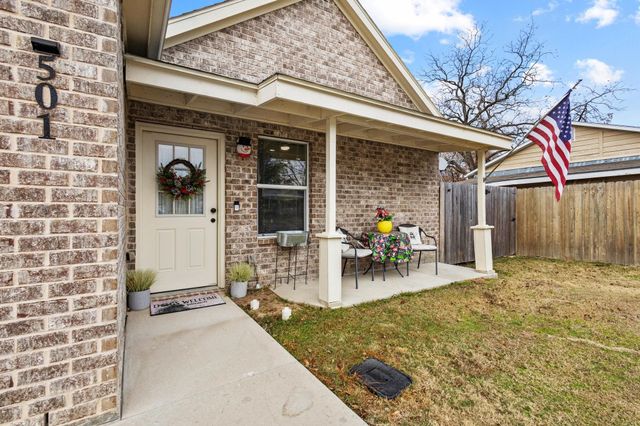 501 E 15th Street, Bonham, TX 75418