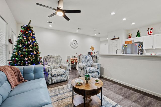 501 E 15th Street, Bonham, TX 75418