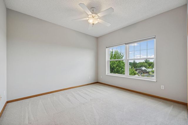 4824 E 53rd Street 501, Minneapolis, MN 55417