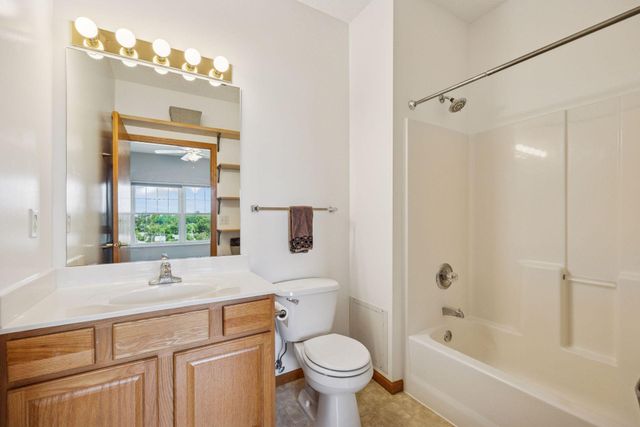 4824 E 53rd Street 501, Minneapolis, MN 55417