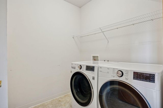 4824 E 53rd Street 501, Minneapolis, MN 55417