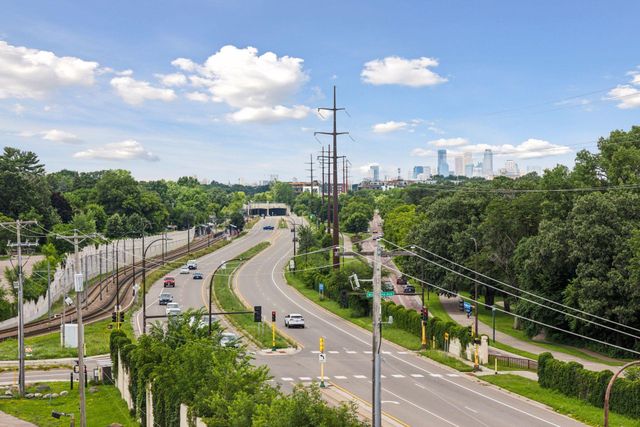 4824 E 53rd Street 501, Minneapolis, MN 55417