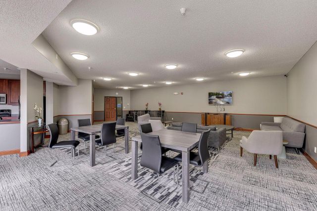 4824 E 53rd Street 501, Minneapolis, MN 55417