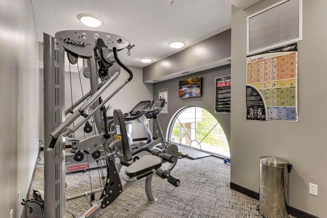 4824 E 53rd Street 501, Minneapolis, MN 55417