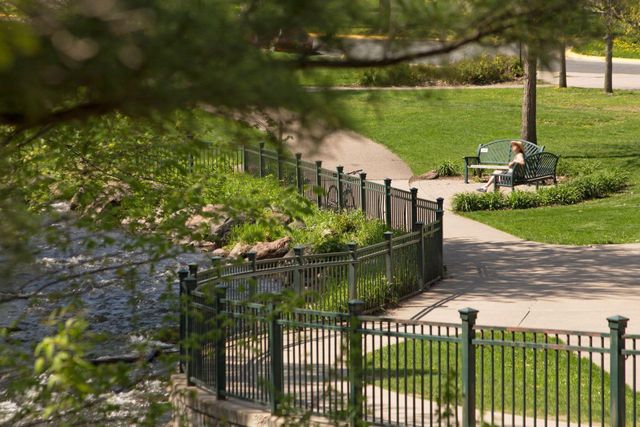 4824 E 53rd Street 501, Minneapolis, MN 55417