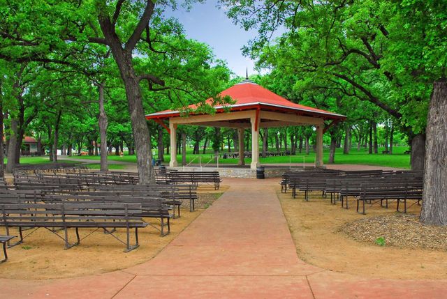 4824 E 53rd Street 501, Minneapolis, MN 55417