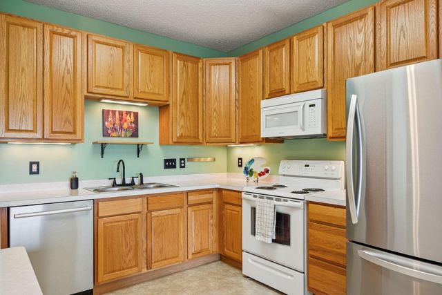 4824 E 53rd Street 501, Minneapolis, MN 55417