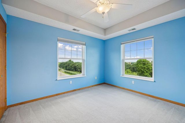 4824 E 53rd Street 501, Minneapolis, MN 55417