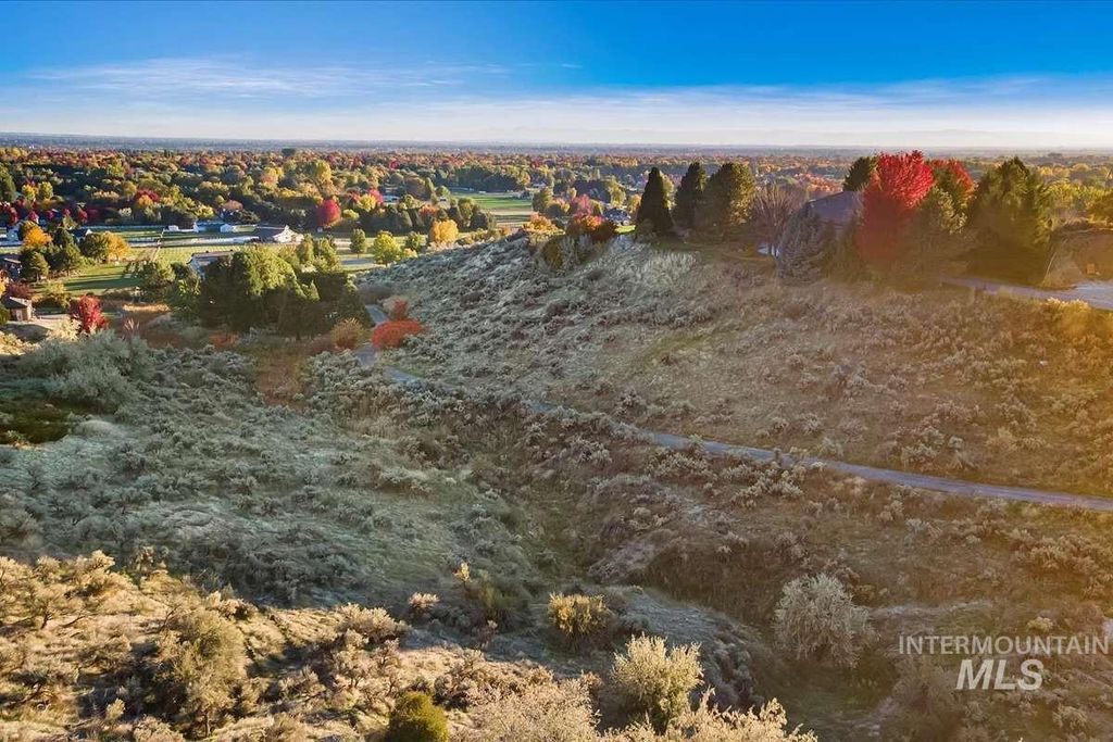 4038 N Triple Ridge Lane, Eagle, ID 83616 photo 2