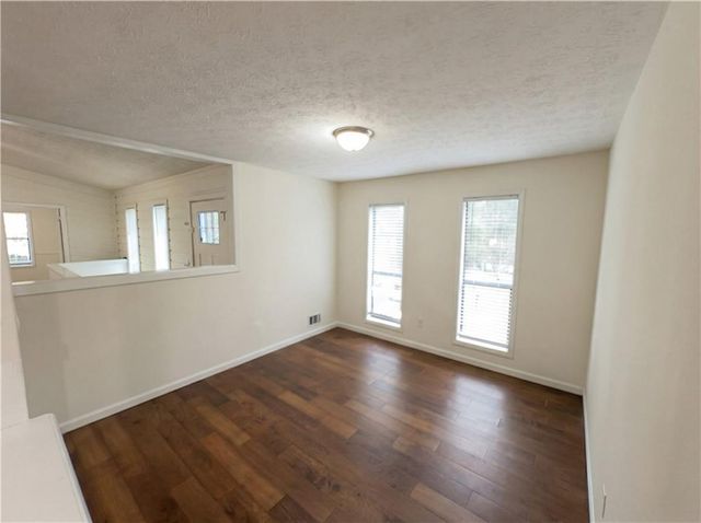 124 Creekview Drive, Woodstock, GA 30188