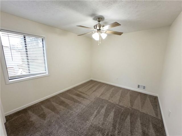 124 Creekview Drive, Woodstock, GA 30188