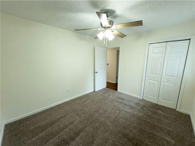 124 Creekview Drive, Woodstock, GA 30188