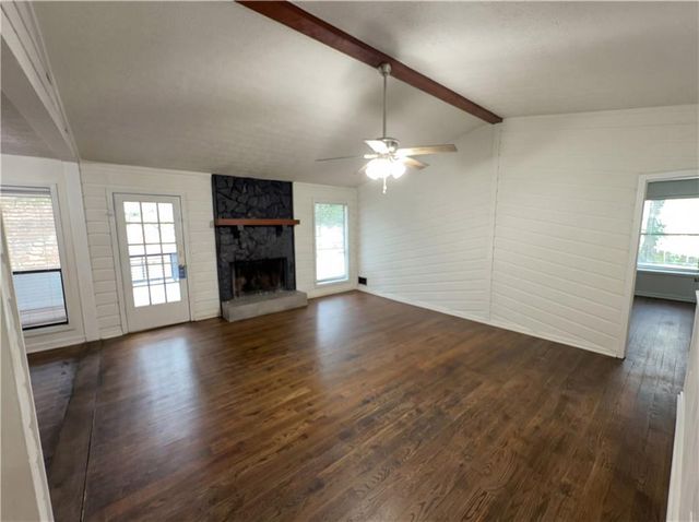 124 Creekview Drive, Woodstock, GA 30188