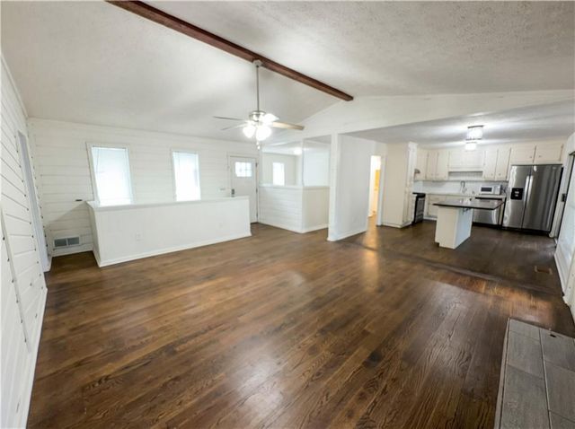 124 Creekview Drive, Woodstock, GA 30188