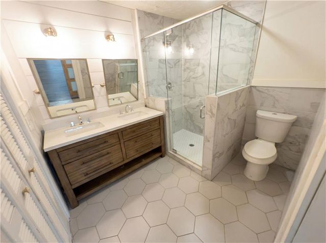 124 Creekview Drive, Woodstock, GA 30188