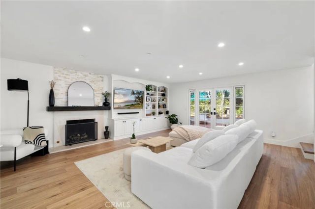 9801 Mammoth Drive, Huntington Beach, CA 92646