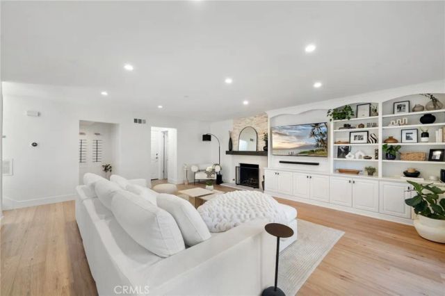 9801 Mammoth Drive, Huntington Beach, CA 92646