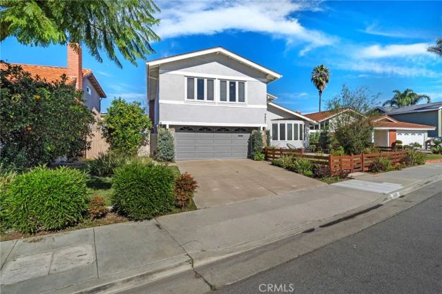 9801 Mammoth Drive, Huntington Beach, CA 92646