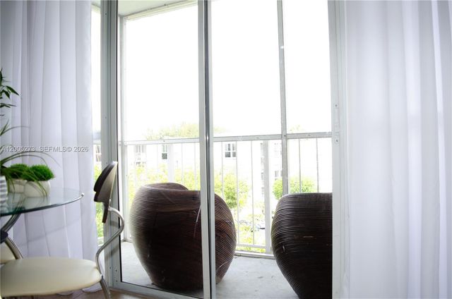 6995 NW 186th St E509, Hialeah, FL 33015