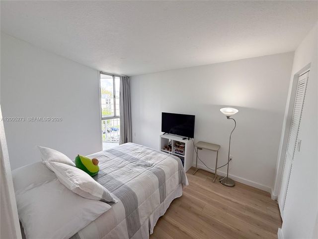 6995 NW 186th St E509, Hialeah, FL 33015