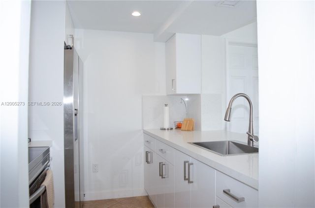 6995 NW 186th St E509, Hialeah, FL 33015