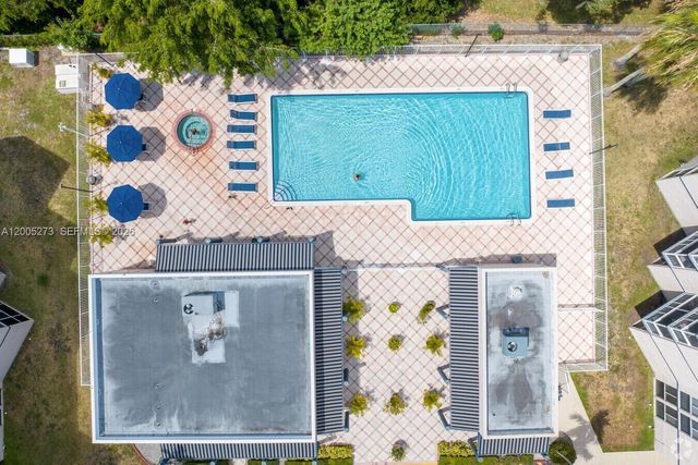 6995 NW 186th St E509, Hialeah, FL 33015