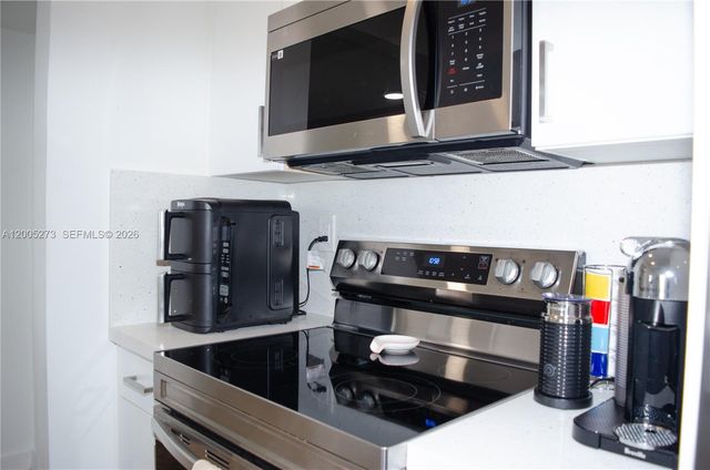 6995 NW 186th St E509, Hialeah, FL 33015