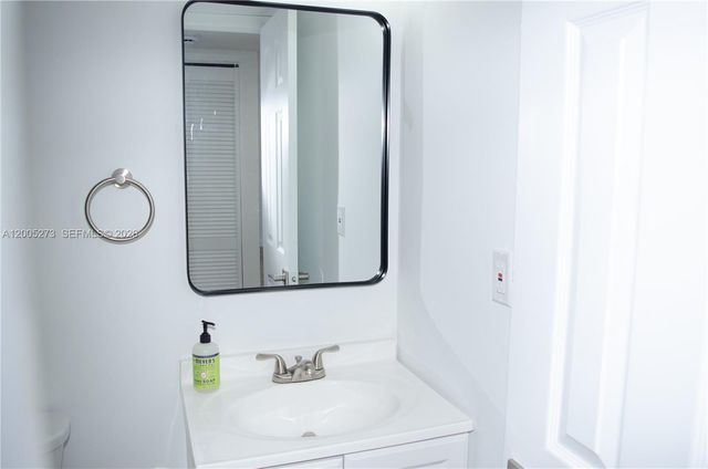 6995 NW 186th St E509, Hialeah, FL 33015