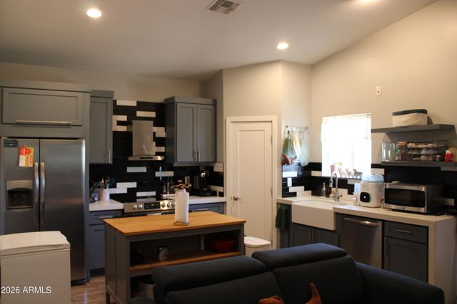 1233 S 15TH Drive, Phoenix, AZ 85007