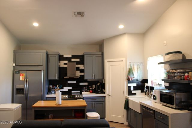 1233 S 15TH Drive, Phoenix, AZ 85007