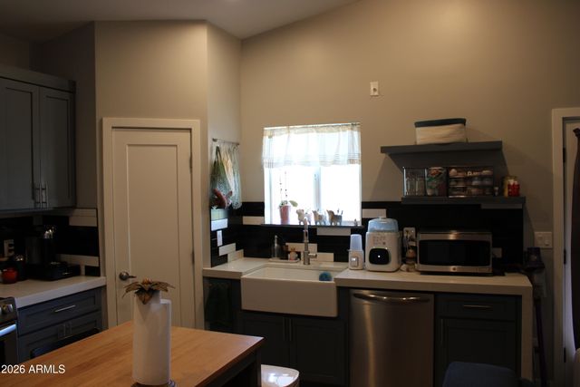 1233 S 15TH Drive, Phoenix, AZ 85007