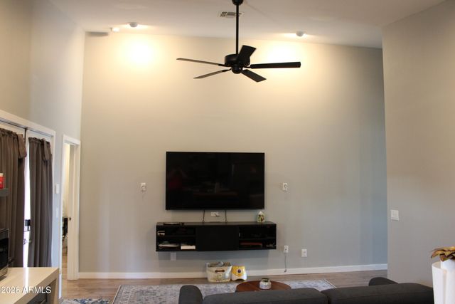 1233 S 15TH Drive, Phoenix, AZ 85007