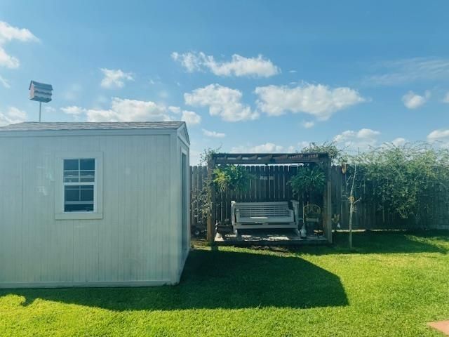 703 Cottonwood Drive, Orange, TX 77630