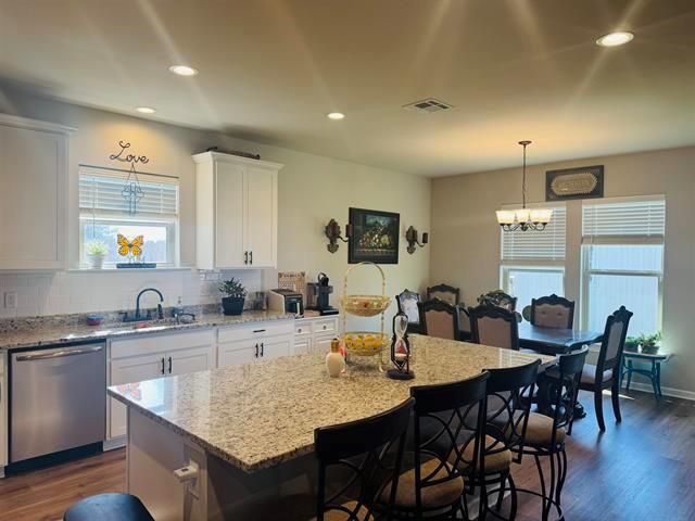 703 Cottonwood Drive, Orange, TX 77630