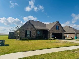 703 Cottonwood Drive, Orange, TX 77630