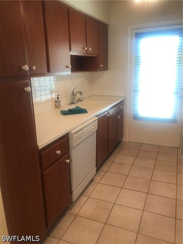 216 Banyan BLVD 216, Naples, FL 34102