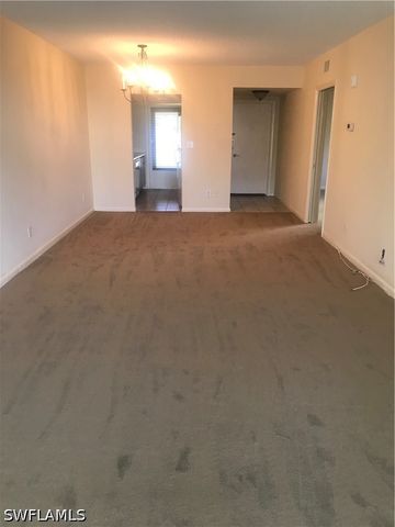 216 Banyan BLVD 216, Naples, FL 34102