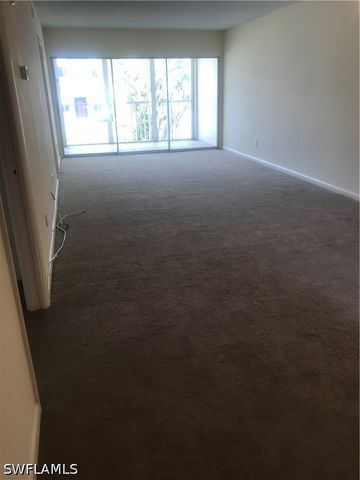 216 Banyan BLVD 216, Naples, FL 34102